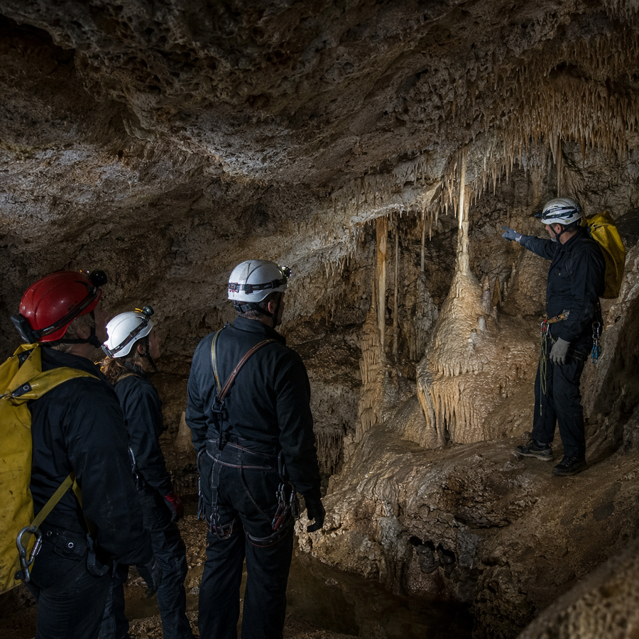Espeleología en las Cuevas de Murcia